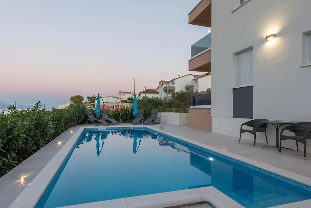 Villa Piramida Trogir 0*,  Croatia